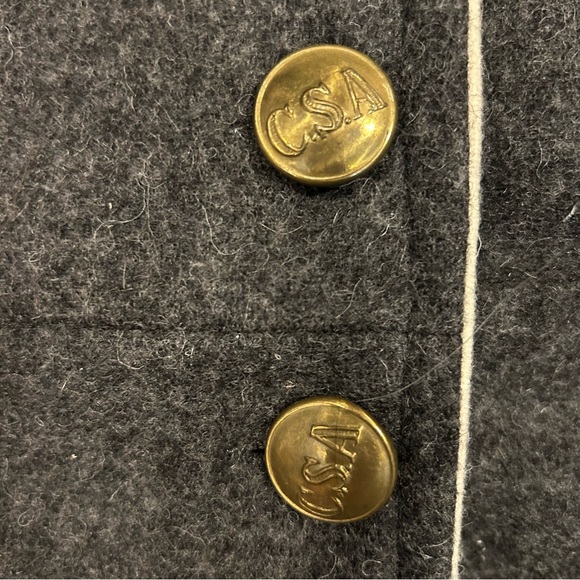 Men's Gray Double-Breasted Coat with Gold Accents - Picture 6 of 8